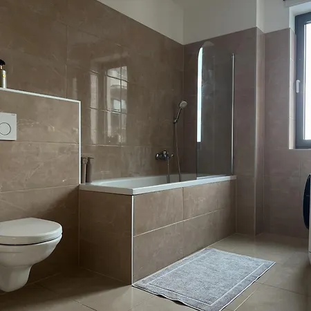 Fabulous View - Newly Equipped - Private Parking * ניטרה