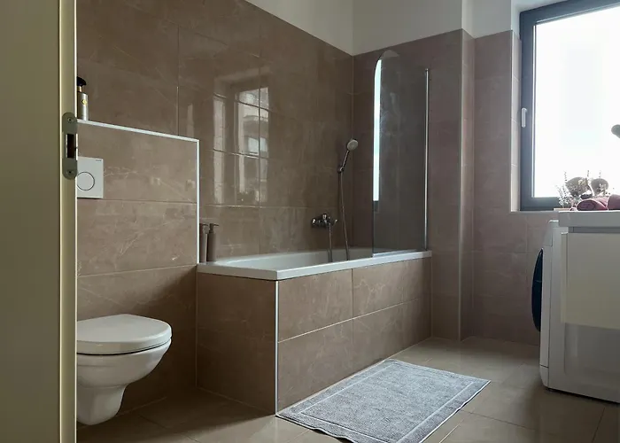 Fabulous View - Newly Equipped - Private Parking * ניטרה